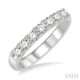 1/2 Ctw 7 Stone Round Cut Diamond Wedding Band in Platinum