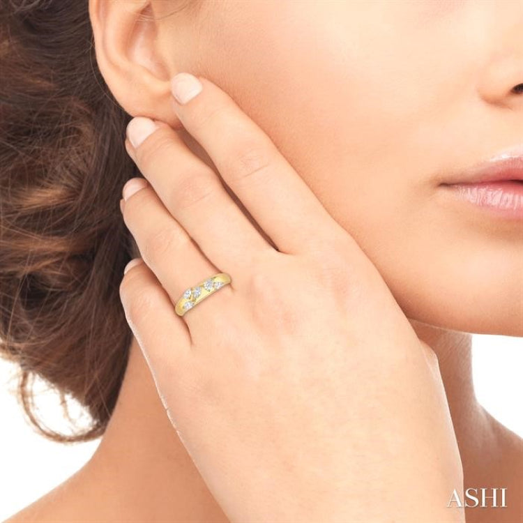 1/2 ctw 5-Stone Pear and Marquise Cut Diamond Fashion Bold Band in 14K Yellow Gold