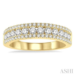 1 Ctw Channel Round Cut Diamond Wedding Band in 14K Yellow Gold