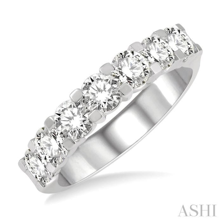 2 Ctw 7 Stone Round Cut Diamond Wedding Band in 14K White Gold