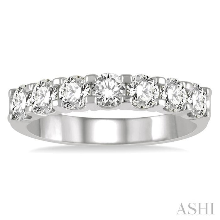 1 Ctw Round Cut Diamond 7 Stone Wedding Band in Platinum