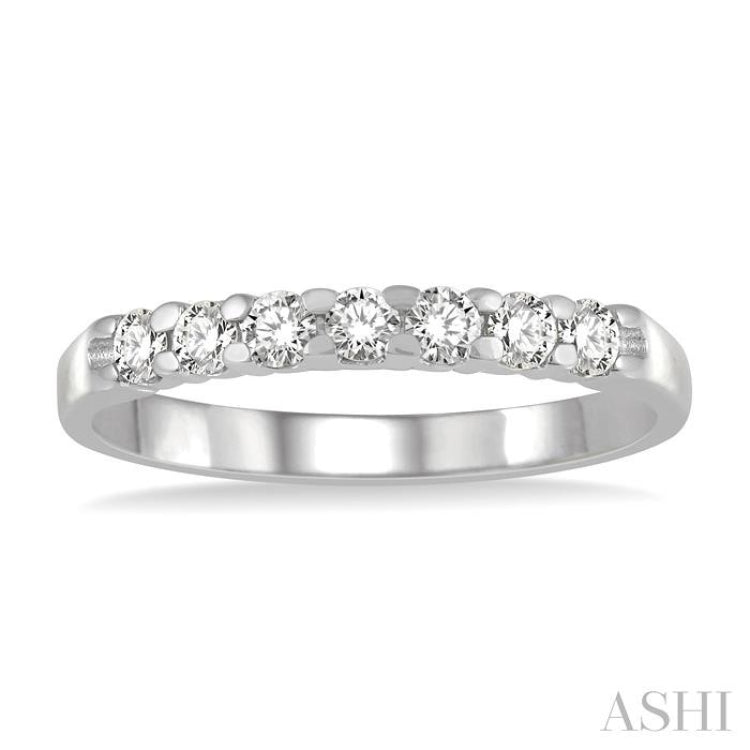 1/3 Ctw 7 Stone Round Cut Diamond Wedding Band in 14K White Gold