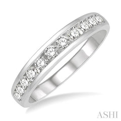 1/2 Ctw Channel Set 11 Stone Round Cut Diamond Wedding Band in Platinum