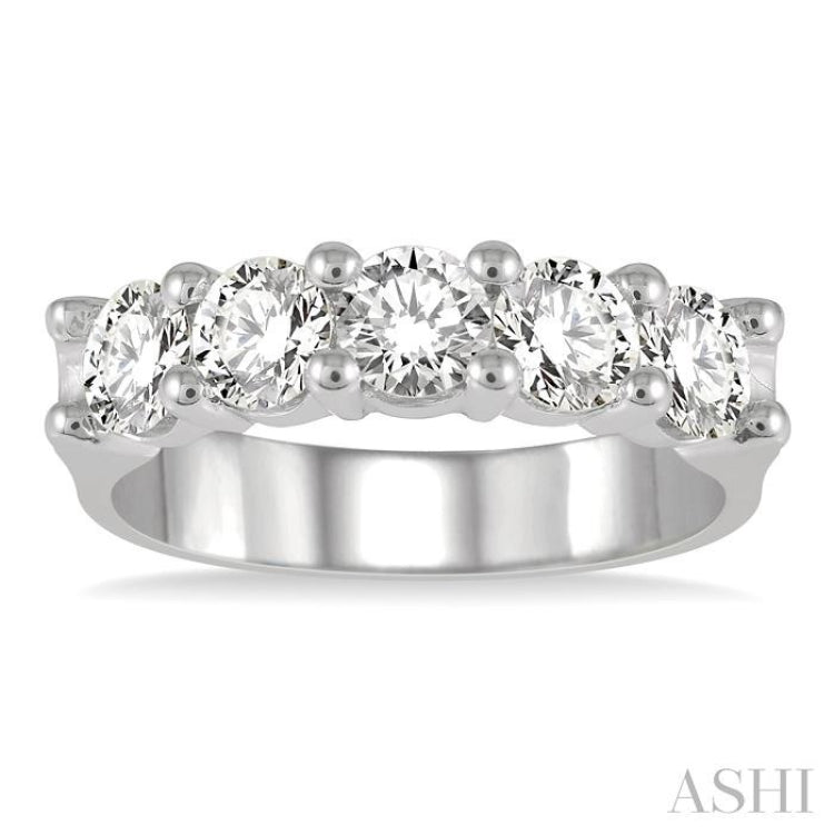 1 1/2 Ctw 5 Stone Round Cut Diamond Wedding Band in 14K White Gold