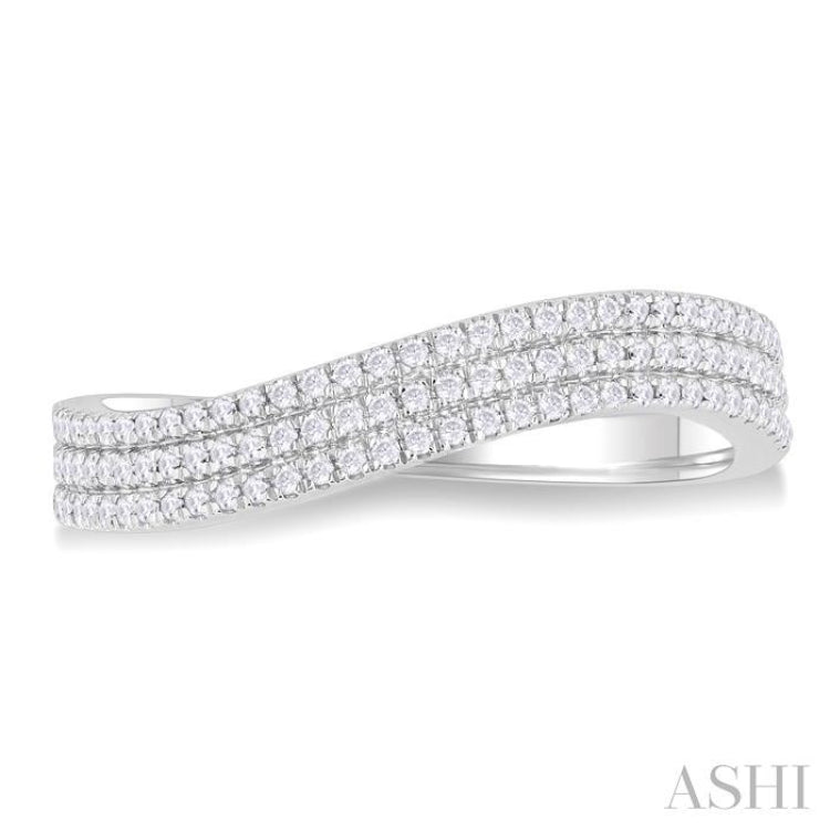 1/3 Ctw Curvy Triple Row Round Cut Diamond Fashion Band in 10K White Gold