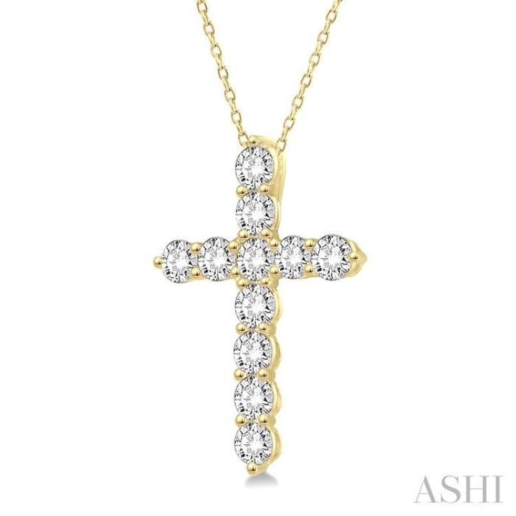 3/4 Ctw Round Cut Diamond Cross Pendant With Chain in 14K Yellow Gold