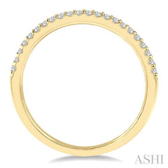 1/6 ctw Round Cut Diamond Wedding Band in 14K Yellow Gold