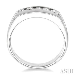 1/2 Ctw Channel Set Round Cut Diamonds Men's Ring in 14K White Gold