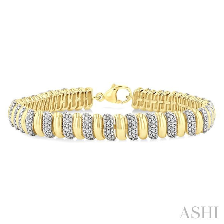 1/6 Ctw Bold Ribbed Swirl Round Cut Diamond Fashion Bracelet in Yellow Gold Vermeil