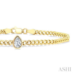 1/4 Ctw Pear Cut Diamond Curb Link Bracelet in 14K Yellow Gold