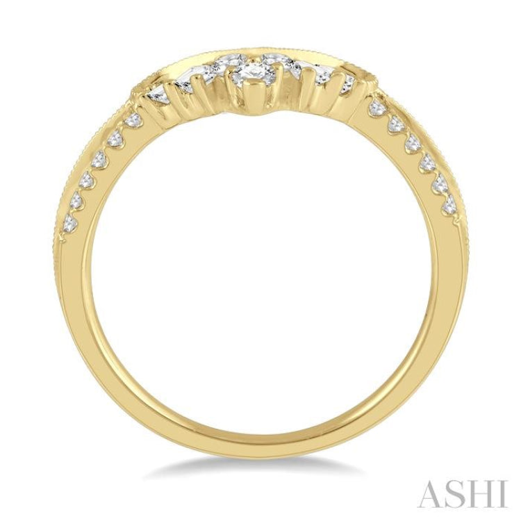 3/8 Ctw Chevron Center Baguette and Round Cut Diamond Wedding Band in 14K Yellow Gold