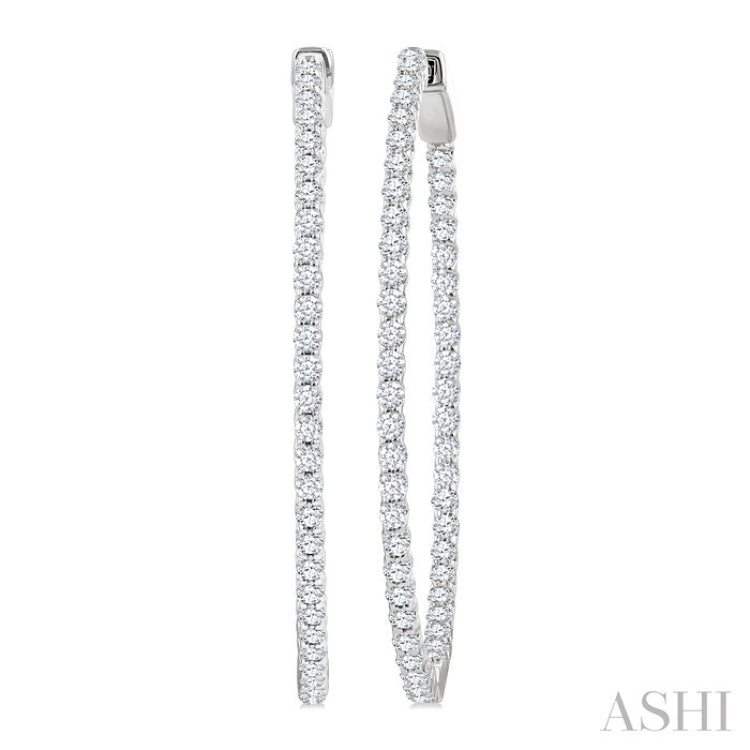 2 Ctw Inside-Out Round Cut Diamond 1/2-Inch Oval Hoop Earrings in 14K White Gold