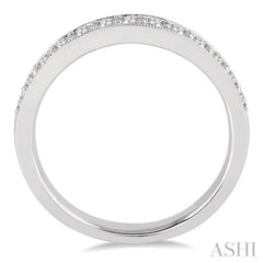 1/2 Ctw Round Cut Diamond Wedding Band in 14K White Gold