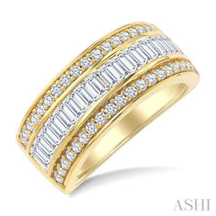 1 1/2 Ctw Channel Set Baguette and Round Cut Diamond Wedding Band in 14K Yellow Gold