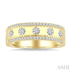 1/2 Ctw Flush Set Round Cut Diamond Fashion Band in 14K Yellow Gold