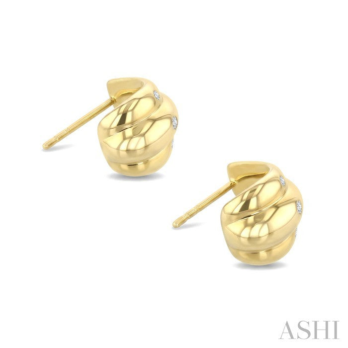 1/5 Ctw Flush Set Round Cut Diamond Fashion Mosaic Half Hoop Earrings in 10K Yellow Gold