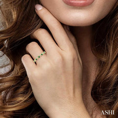 1.8 MM Emerald and 1/6 Ctw Round Cut Diamond Precious Waves Wedding Band in 14K Yellow Gold
