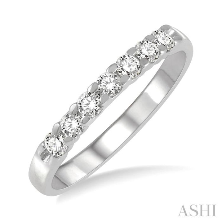 1/3 Ctw 7 Stone Round Cut Diamond Wedding Band in 14K White Gold