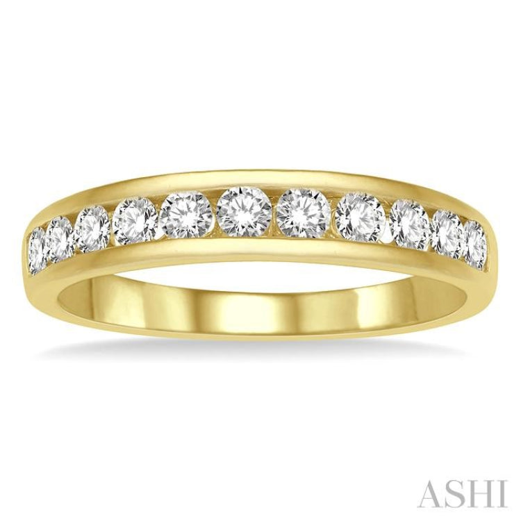 1/2 Ctw Channel Set 11 Stone Round Cut Diamond Wedding Band in 14K Yellow Gold