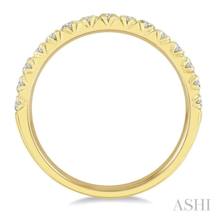 1/2 Ctw 15Stones Round Cut Diamond Wedding Band in 14K Yellow Gold