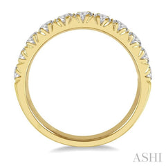 1 Ctw 11 Stone Round Cut Diamond Wedding Band in 14K Yellow Gold