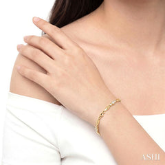 1/4 Ctw Marquise & Trio Circular Mount Round Cut Diamond Fashion Bracelet in 10K Yellow Gold