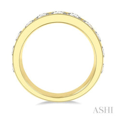 2 Ctw Channel Set 11 Stone Round Cut Diamond Wedding Band in 14K Yellow Gold