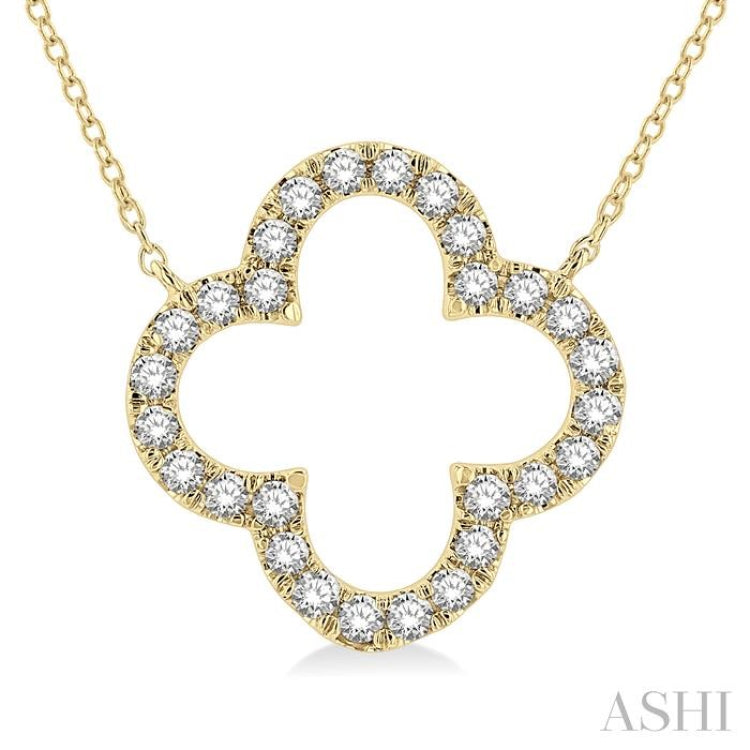 1/2 Ctw Clover Round Cut Diamond Pendant With Chain in 14K Yellow Gold