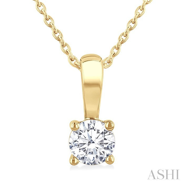 1/2 Ctw Prong Set Round Cut Diamond Solitaire Pendant With Chain in 14K Yellow Gold