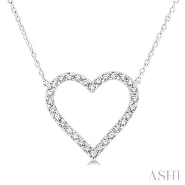 1/2 Ctw Round Cut Diamond Heart Fashion Station Necklace in 10K White Gold