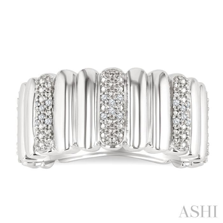 1/10 Ctw Wide Ribbed Plain Polished and Round Cut Diamond Pirouette Bold Fashion Band in Sterling Silver