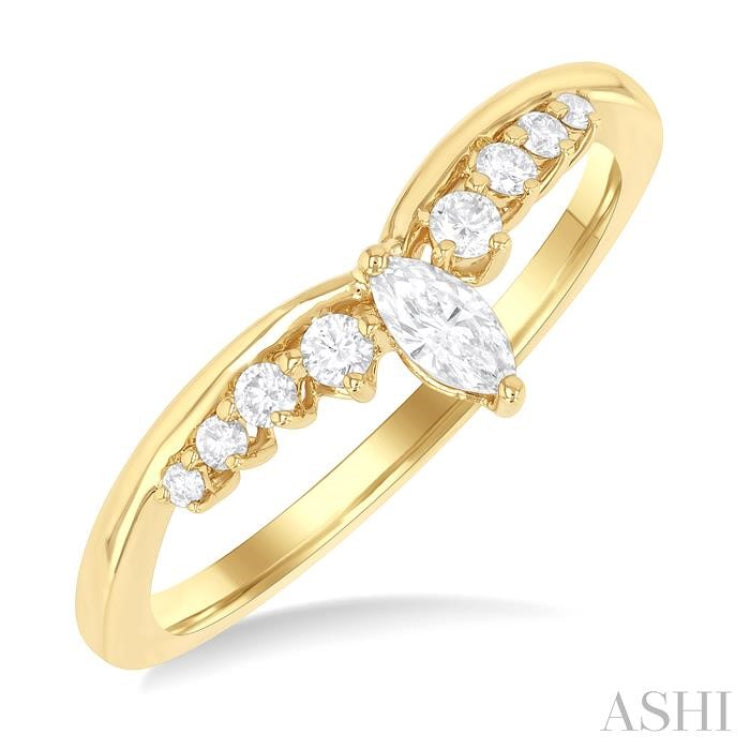 1/4 Ctw Marquise and Round Cut Diamond Chevron Ring in 14K Yellow Gold