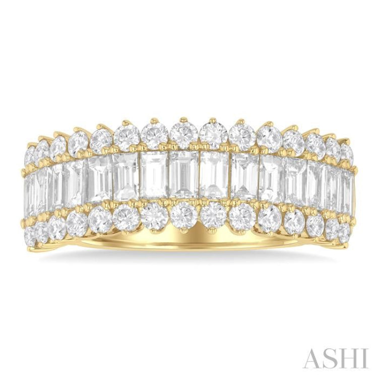 1 1/2 Ctw Wide Baguette and Round Cut Diamond Fashion Band in 14K Yellow Gold
