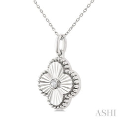 1/20 Ctw Clover Fluted Medallion Round Cut Diamond Pirouette Pendant With Chain in Sterling Silver