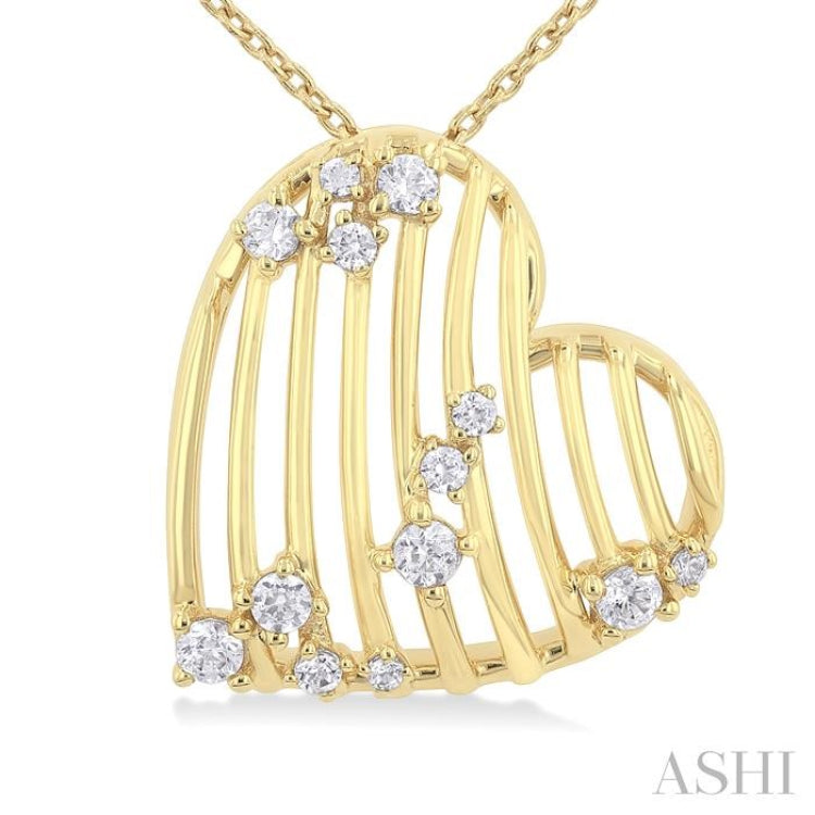 1/4 ctw Open Window Ridged Heart Round Cut Diamond Pendant With Chain in 14K Yellow Gold