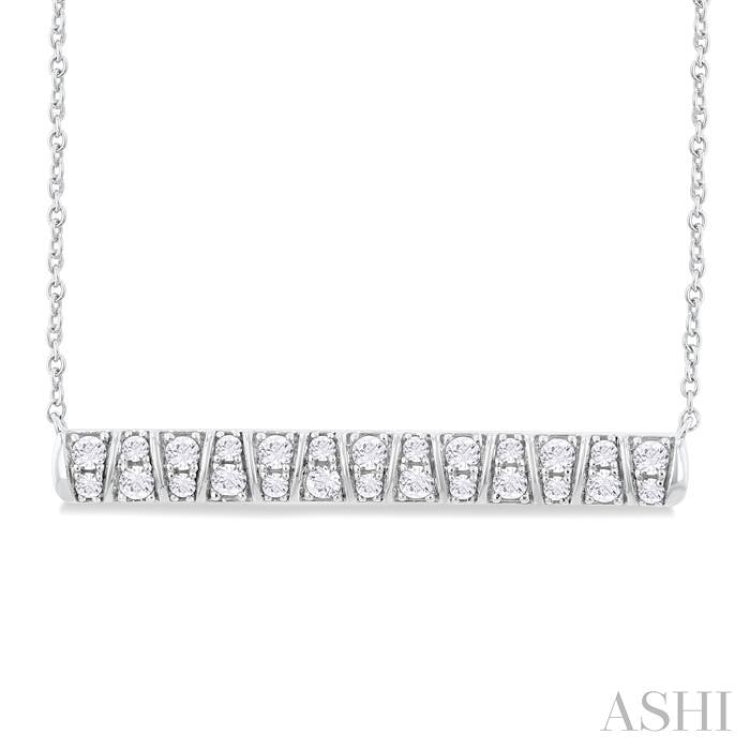 1/2 ctw Ribbed Trapezoid Motif Bar Round Cut Diamond Necklace in 14K White Gold