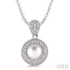 925 0.05Ct Diamond Pearl Pendant